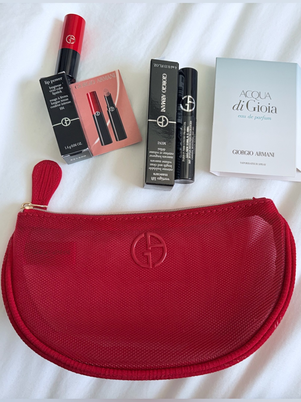 Giorgio Armani Red Mesh Cosmetic Pouch with Beauty Samples NEW